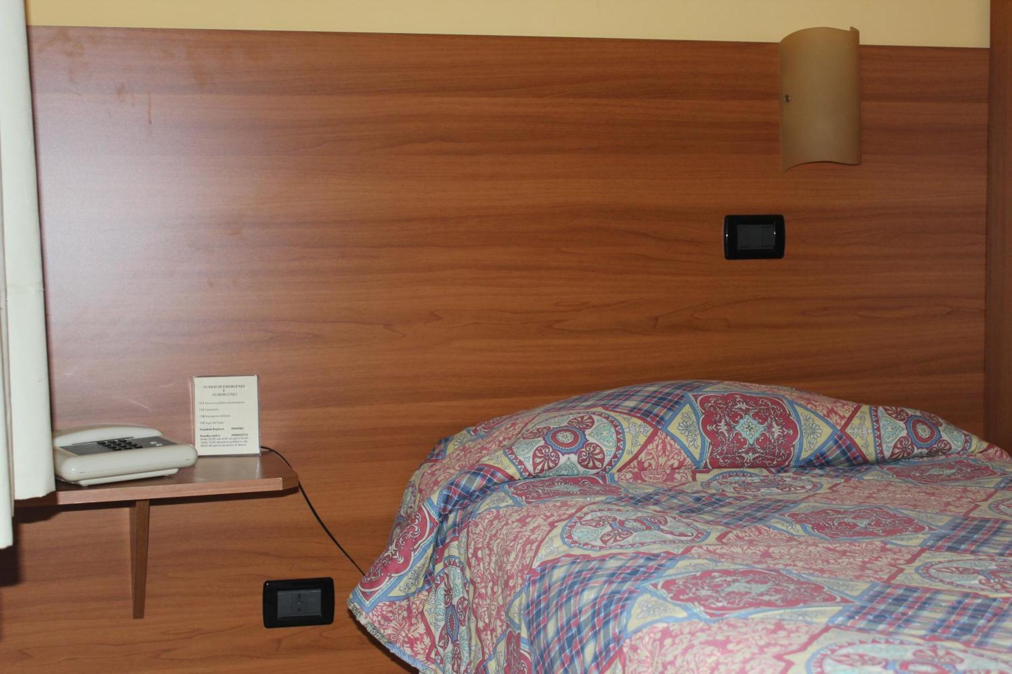 Albergo Carpino Mangone  Bilik gambar